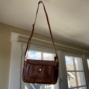 Born cross body bag